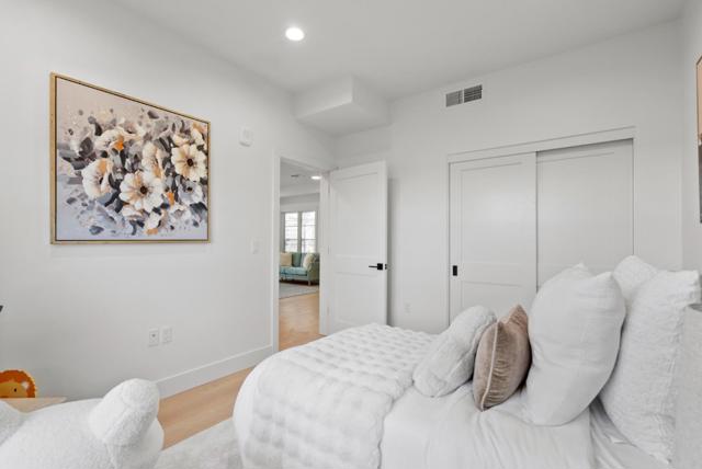 560 El Camino Real, San Carlos CA: https://media.crmls.org/mediaz/32c84996-aafe-4bca-8f06-7c9f35f201dd.jpg