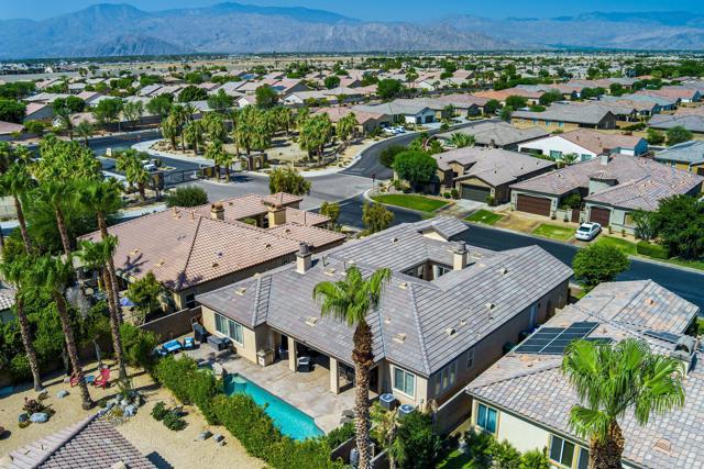 40844 Piazza Del Paradiso, Indio CA: https://media.crmls.org/mediaz/32c8a11f-134c-476f-b981-21773f545c46.jpg