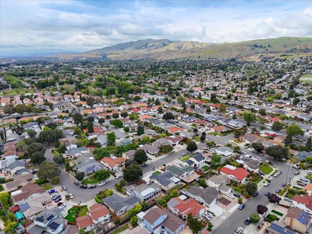 2828 Monte Cresta Way, San Jose CA: https://media.crmls.org/mediaz/32c8a8f8-bdd5-486c-94d1-c9ac75e8bc7d.jpg