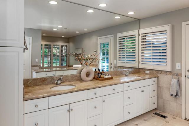 Image 28 of 65 For 14725 Live Oak Lane