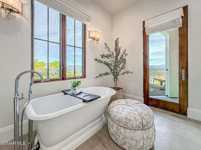 25877 Shady Oak Lane, Valencia CA: https://media.crmls.org/mediaz/32c8dbe1-9c72-41e6-9c96-a27a51c29e44.jpg