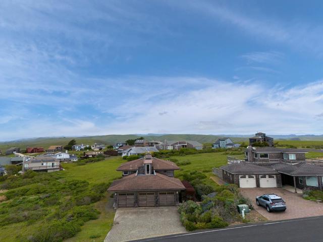 10 Maui Lane, Dillon Beach CA: https://media.crmls.org/mediaz/32c9d36b-fb1f-4ef8-b1ac-819aa77b9f38.jpg