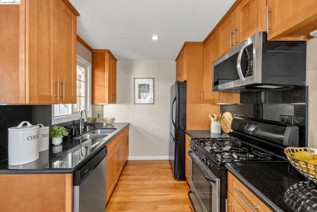 Image 9 of 30 For 1644 San Pablo Ave  D