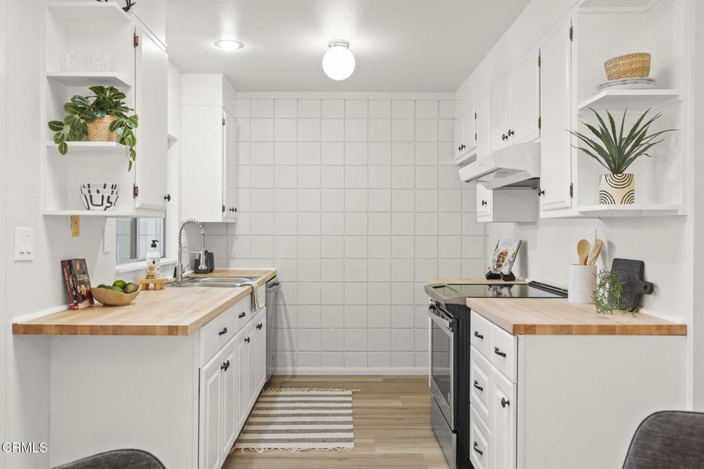 https://media.crmls.org/mediaz/32ca3822-f7e7-4801-86f6-8d344d6525fa.jpg?preset=X-Large