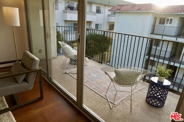 1720 Ardmore Avenue, Hermosa Beach, California 90254, 1 Bedroom Bedrooms, ,1 BathroomBathrooms,Residential,Sold,Ardmore,21110129