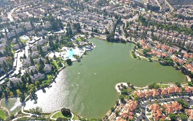 742 Eastshore, Chula Vista CA: https://media.crmls.org/mediaz/32cb4668-3206-4bbc-bdda-191d9044dd01.jpg