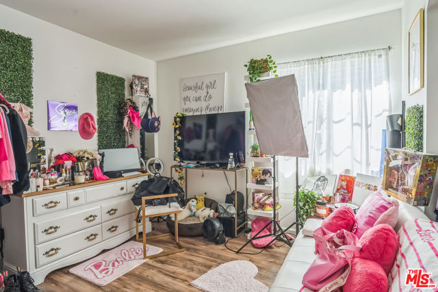 16230 Trailwinds Drive, Fontana CA: https://media.crmls.org/mediaz/32cb6491-abf9-4b34-a261-eb510efa8748.jpg