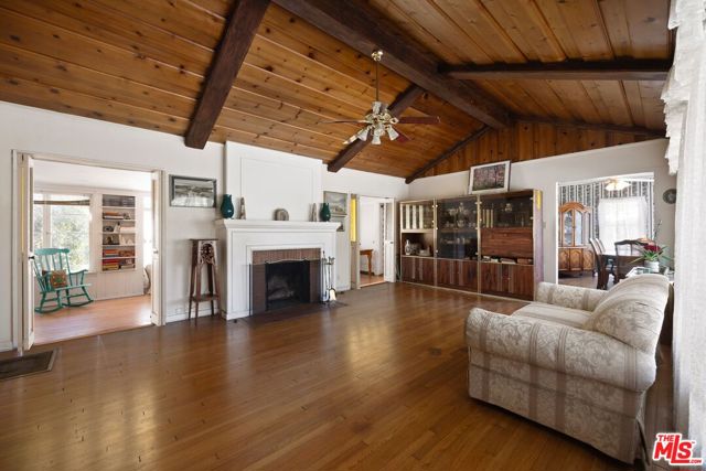 6655 Lindley Avenue, Reseda CA: https://media.crmls.org/mediaz/32cb8a24-bcc8-46b2-9034-bacdc9d8f60b.jpg