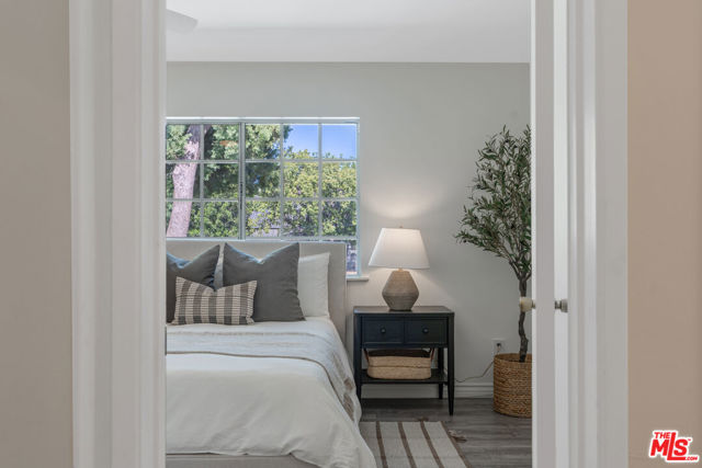 10037 Sunnybrae Avenue, Chatsworth CA: https://media.crmls.org/mediaz/32cca7d1-f3d5-45fe-ab56-b7c272289d87.jpg