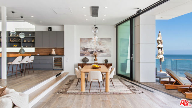 26814 Malibu Cove Colony Drive, Malibu CA: https://media.crmls.org/mediaz/32cd6c6f-bda6-4e58-9af5-415b7eaf5e0a.jpg