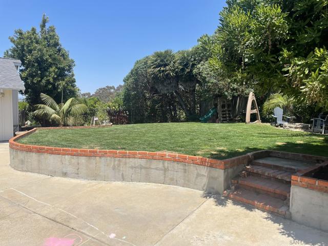 1706 Grandview St., Oceanside CA: https://media.crmls.org/mediaz/32ce7582-92fa-4d12-bd8f-d81c131534e7.jpg