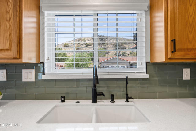 1134 Paquita Street, Camarillo CA: https://media.crmls.org/mediaz/32ce9d1e-30c5-4468-873e-3313cd66e6b0.jpg