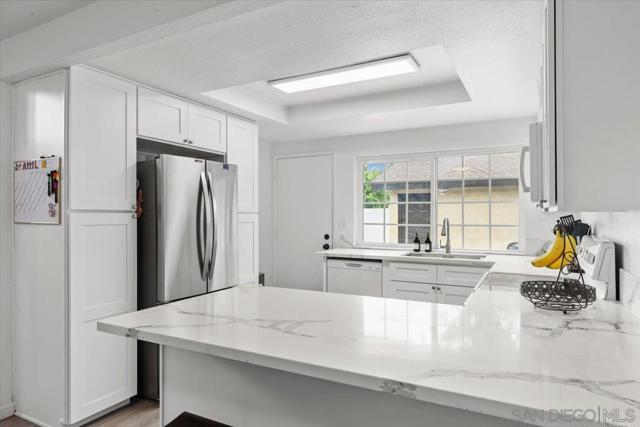2305 Nueces Ln, Spring Valley CA: https://media.crmls.org/mediaz/32ce9e59-1833-468b-b82f-b368a2b21c47.jpg