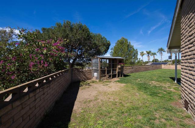 Detail Gallery Image 24 of 40 For 500 Beaumont Dr, Vista,  CA 92084 - 4 Beds | 3/1 Baths