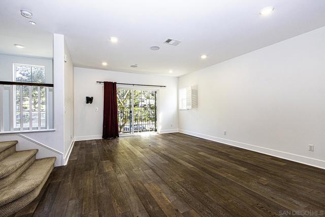 2400 Torrey Pines Rd, La Jolla CA: https://media.crmls.org/mediaz/32cfb069-7c04-4071-b8c3-a613e20aff3c.jpg