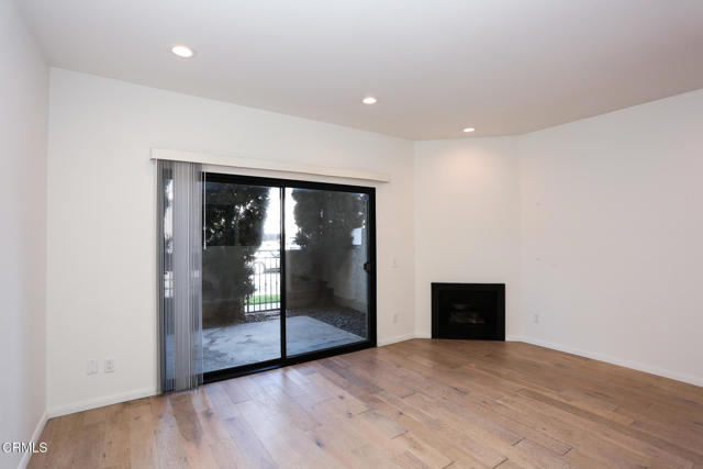 2491 Purdue Avenue, Los Angeles CA: https://media.crmls.org/mediaz/32d06259-4da2-4e00-a3d8-709ded8f815a.jpg