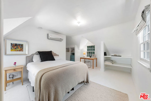 10736 Le Conte Avenue, Los Angeles CA: https://media.crmls.org/mediaz/32d0f0ce-236f-4415-a71d-e49c9b369a9d.jpg
