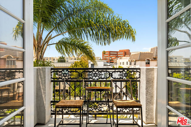 11826 Dorothy Street, Los Angeles CA: https://media.crmls.org/mediaz/32d13270-e150-442d-98b7-48d786f8377b.jpg