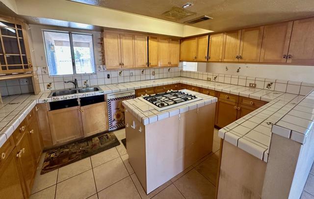 34525 Judy Lane, Cathedral City CA: https://media.crmls.org/mediaz/32d1e6cb-73cd-4ec5-9a09-9e9df5682f68.jpg