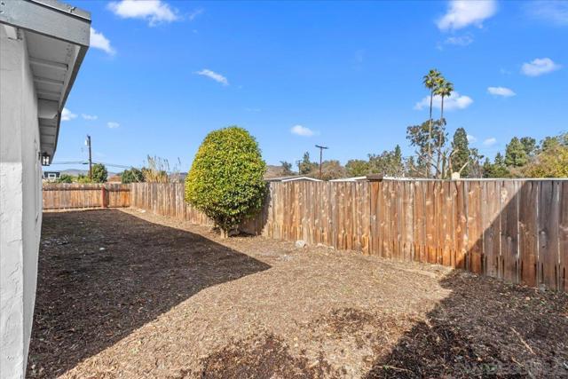 9255 Fairlawn St, Santee, California 92071, ,Multi-Family,For Sale,Fairlawn St,250020638SD