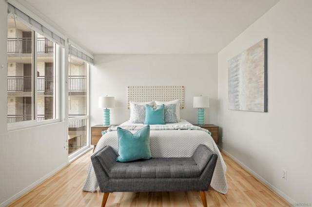3920 Riviera Dr, Pacific Beach (San Diego) CA: https://media.crmls.org/mediaz/32d35b4e-371a-42da-9d81-01d057dfd283.jpg