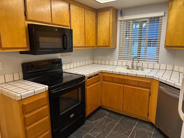 1038 Cedar Gables Drive, San Jose CA: https://media.crmls.org/mediaz/32d4453f-5c37-4561-8528-1d1849c7ecae.jpg