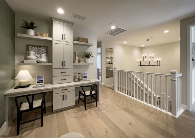 Image 4 of 17 For 139 Compass Drive  2002