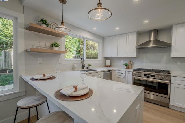 311 Foxboro Ct, San Ramon CA: https://media.crmls.org/mediaz/32d5d137-a4ed-4e3e-afef-b8ecff9ad926.jpg
