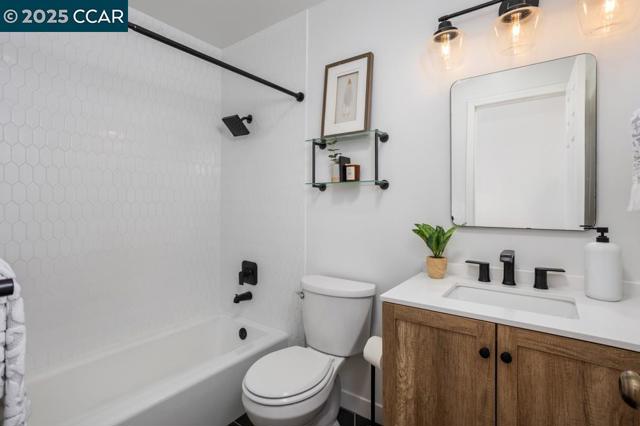 2554 Mockingbird Hill Rd, Walnut Creek CA: https://media.crmls.org/mediaz/32d5e43b-c591-4358-a451-1ca5e9bd1ca5.jpg