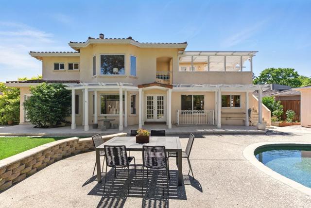 41 Regent Place, Palo Alto CA: https://media.crmls.org/mediaz/32d6adf1-6e09-4340-9a1f-7f2a35ff9d98.jpg