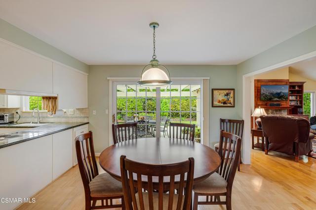 3384 Radcliffe Road, Thousand Oaks CA: https://media.crmls.org/mediaz/32d6af4d-9940-4afa-a9c6-3244baa9c77a.jpg