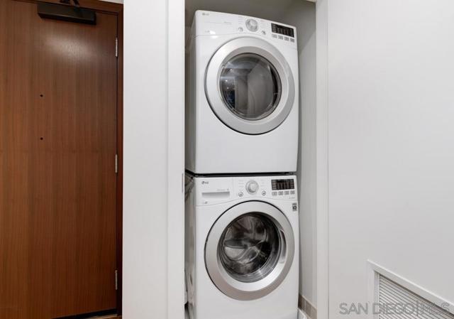 1388 Kettner Blvd, San Diego CA: https://media.crmls.org/mediaz/32d6b7d1-49fc-4c18-b80c-4fa44b50a565.jpg