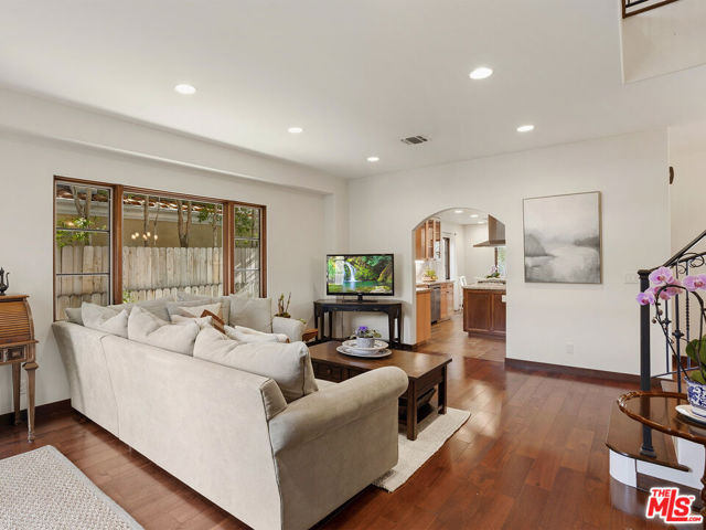 Image 9 of 31 For 2026 Greenfield Avenue