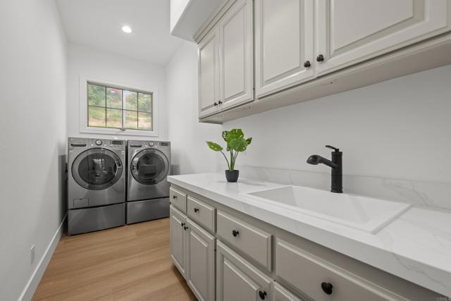 18150 Via Ascenso, Rancho Santa Fe CA: https://media.crmls.org/mediaz/32d7e641-2291-4b6a-84b7-7000b4972a5f.jpg