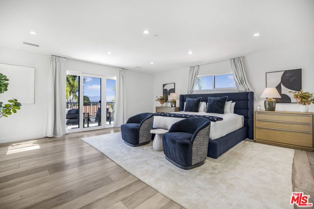 18202 Rancho Street, Tarzana CA: https://media.crmls.org/mediaz/32d7f8a2-2857-41ef-8d57-e8f6850dfbc9.jpg