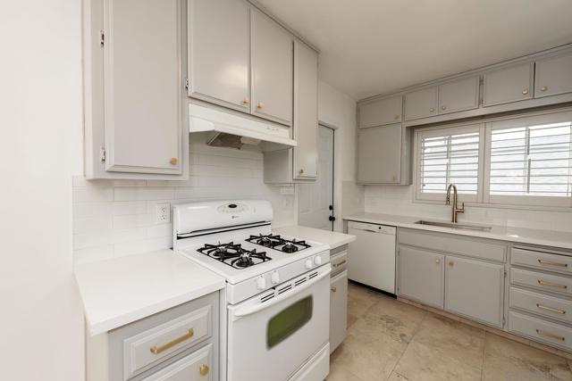 2486 CALLE SERENA, San Diego CA: https://media.crmls.org/mediaz/32d843a0-d89a-4552-9ad8-9a662a136413.jpg
