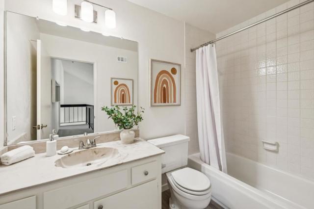 756 Davit Lane, Redwood City CA: https://media.crmls.org/mediaz/32d8b3aa-2429-4259-8489-b06dc6bb46e1.jpg