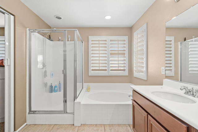 Image 33 of 53 For 82688 Mandrone Drive