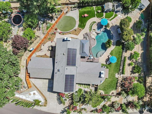 324 Merrilee Place, Danville CA: https://media.crmls.org/mediaz/32d9f67b-dc01-4955-95ea-e19eef6723d7.jpg