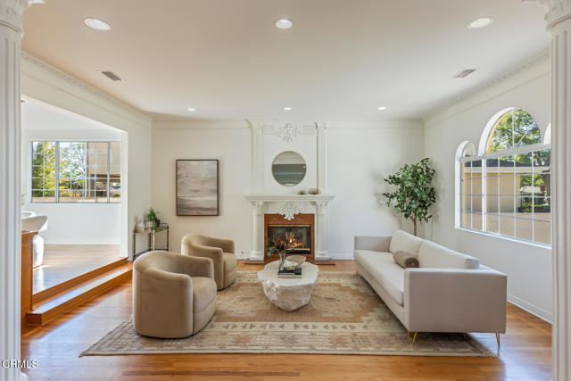 Detail Gallery Image 8 of 70 For 4926 Crown Ave, La Canada Flintridge,  CA 91011 - 3 Beds | 3/1 Baths