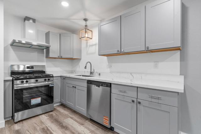 912 Acosta Plaza, Salinas CA: https://media.crmls.org/mediaz/32db82c0-a9da-4cb4-ad27-57032bbf2c95.jpg