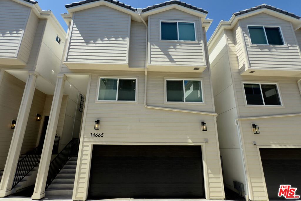 14665 W Sara Lane