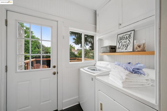 1193 64Th St, Oakland CA: https://media.crmls.org/mediaz/32dbcc85-1efb-4b59-80d6-7359cd19caa8.jpg