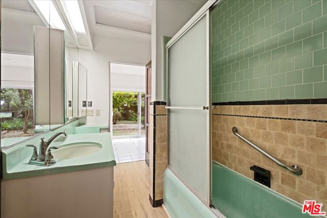 1018 Wellesley Avenue, Los Angeles CA: https://media.crmls.org/mediaz/32dbff3f-36d7-43f6-a349-f9f4fcff8c99.jpg
