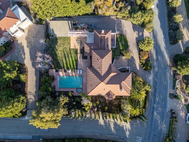 2496 Butternut Drive, Hillsborough CA: https://media.crmls.org/mediaz/32dc09b8-8f2c-42f9-b79f-b9a7b99484f1.jpg