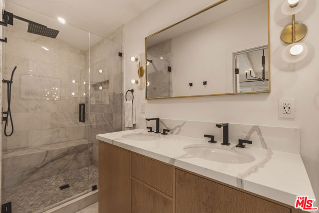 737 Halliday Avenue, Los Angeles CA: https://media.crmls.org/mediaz/32dc2900-e1a6-41d4-b51a-92e0ff64a124.jpg