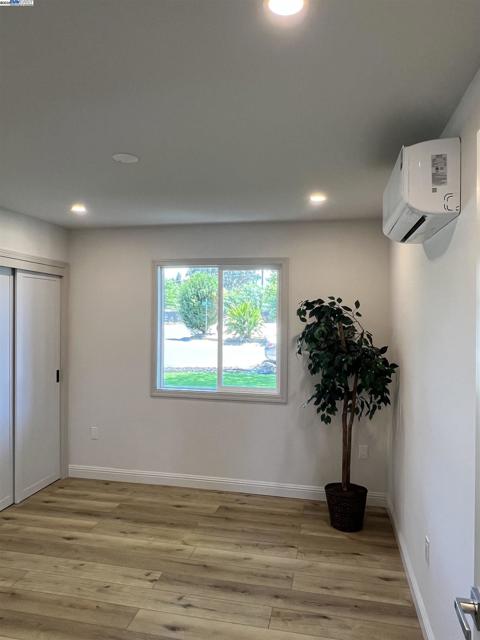 2559 Lynn Ave, Concord CA: https://media.crmls.org/mediaz/32dc382c-1f47-436e-b4fb-ff2e97d3553c.jpg