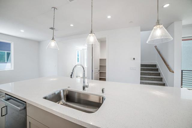 7017 Sunglow Terrace, San Ramon CA: https://media.crmls.org/mediaz/32dcdf65-9776-4c20-beb3-344c35aec329.jpg