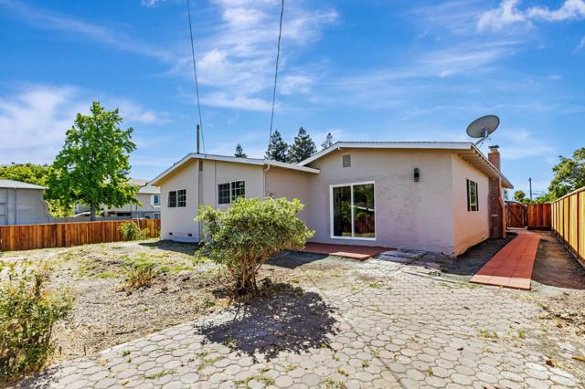 1615 Dennis Avenue, Milpitas CA: https://media.crmls.org/mediaz/32dd107f-ac92-494a-a638-26a1f7cd4f19.jpg