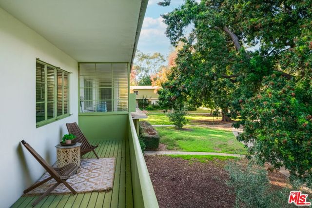 5172 1/2 Village, Los Angeles CA: https://media.crmls.org/mediaz/32dd794d-8fe8-42c6-b9d6-be6693ab657c.jpg